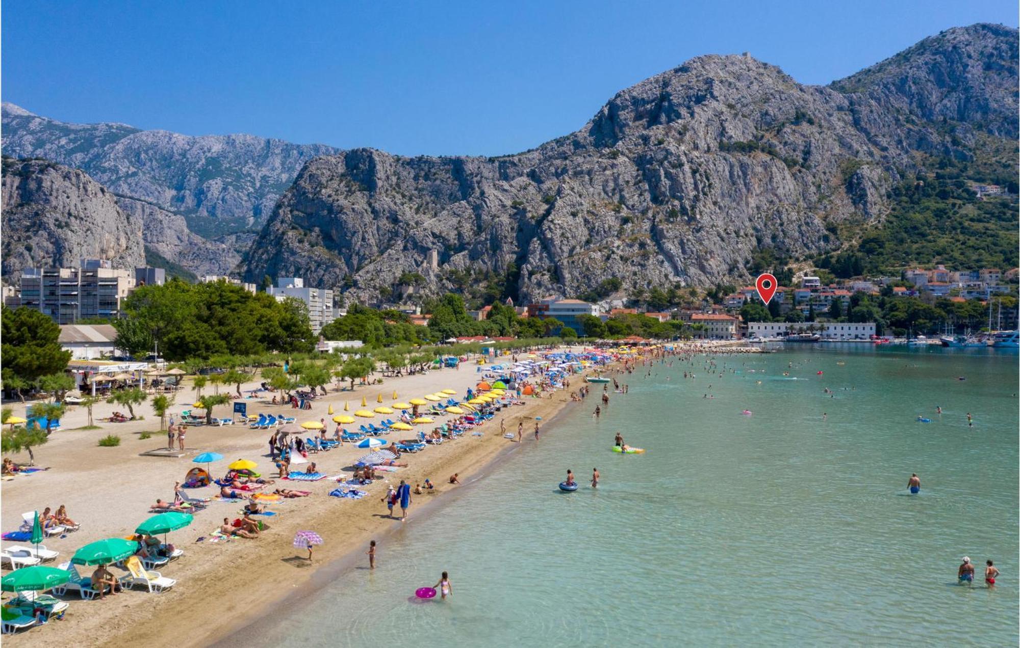 Gorgeous Apartment In Omis With Kitchen Exterior foto