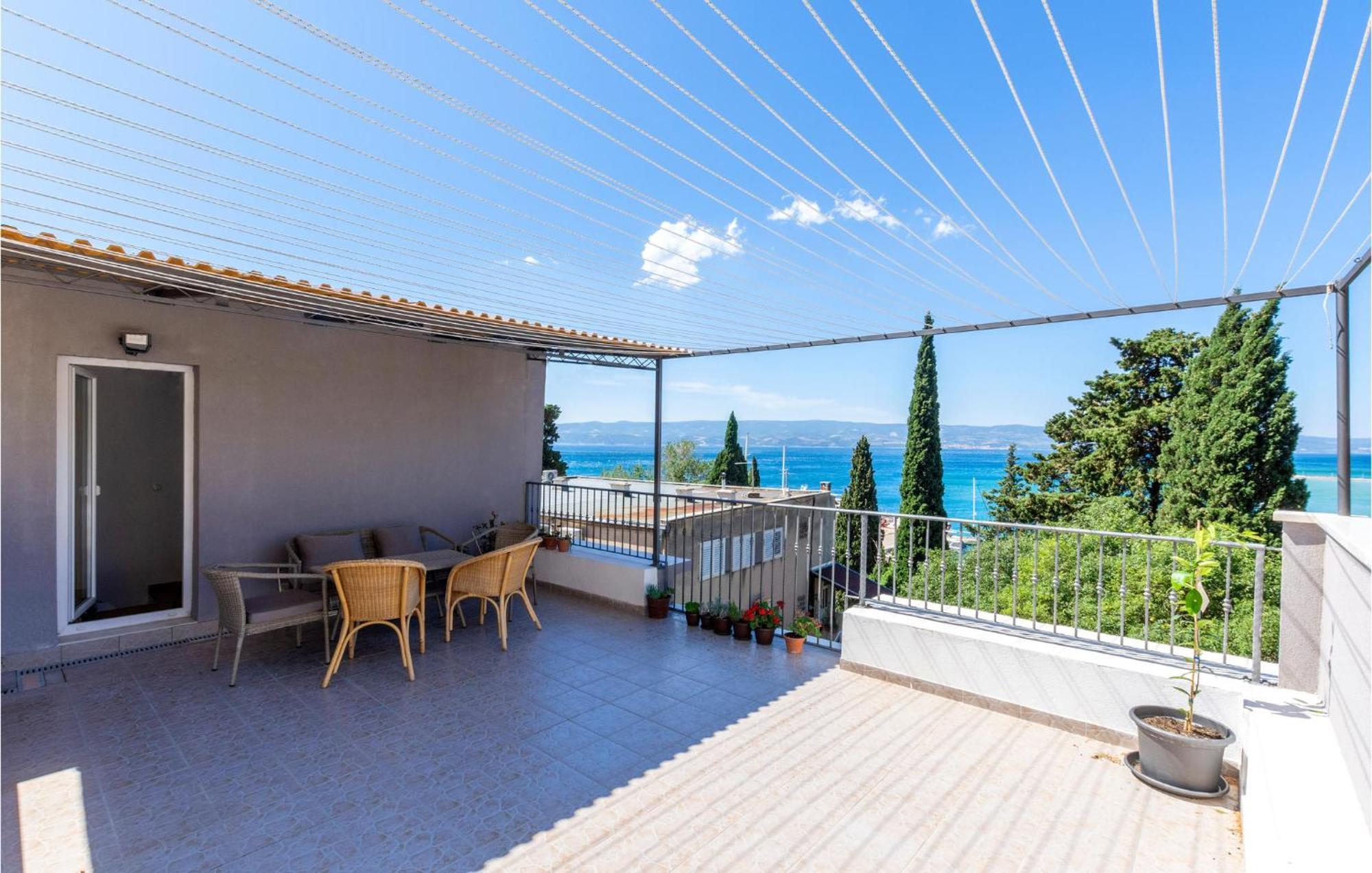Gorgeous Apartment In Omis With Kitchen Exterior foto